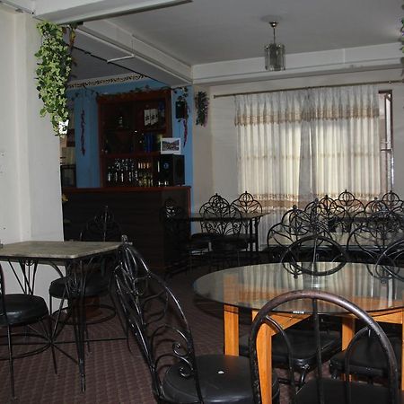 Hotel Api Катманду Экстерьер фото