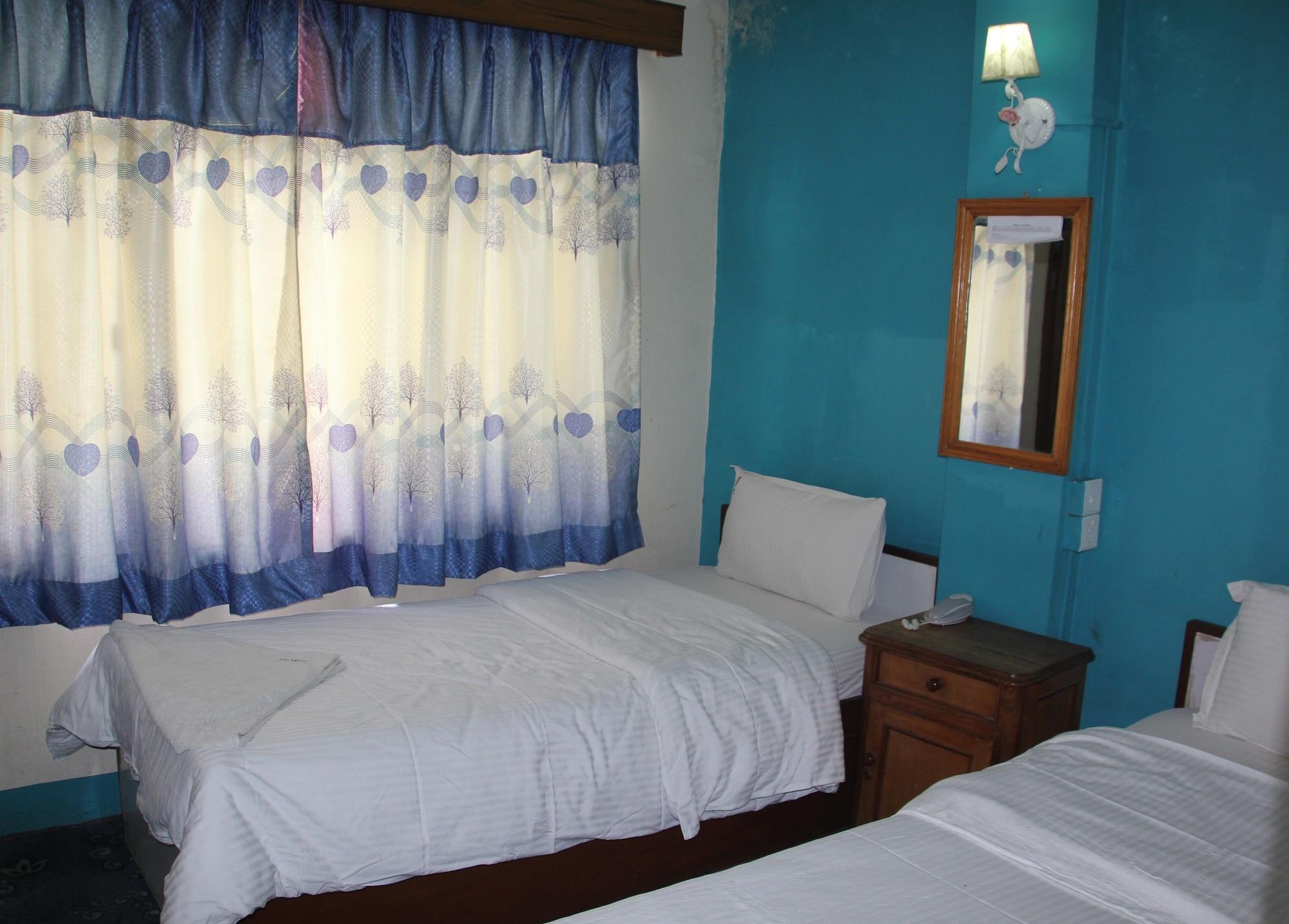 Hotel Api Катманду Экстерьер фото
