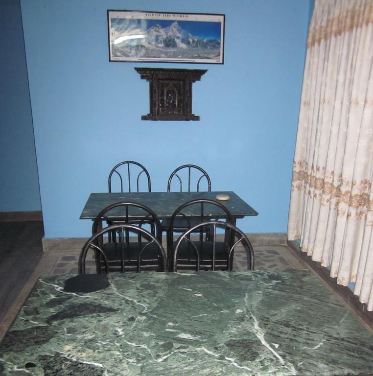 Hotel Api Катманду Экстерьер фото