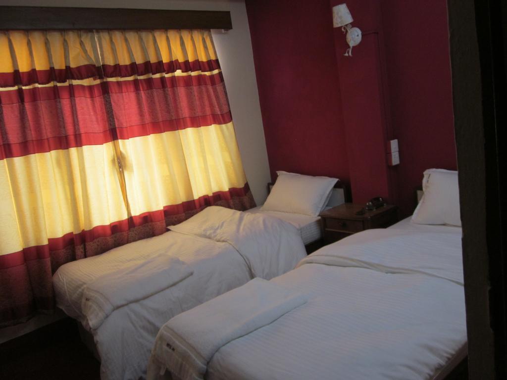 Hotel Api Катманду Экстерьер фото